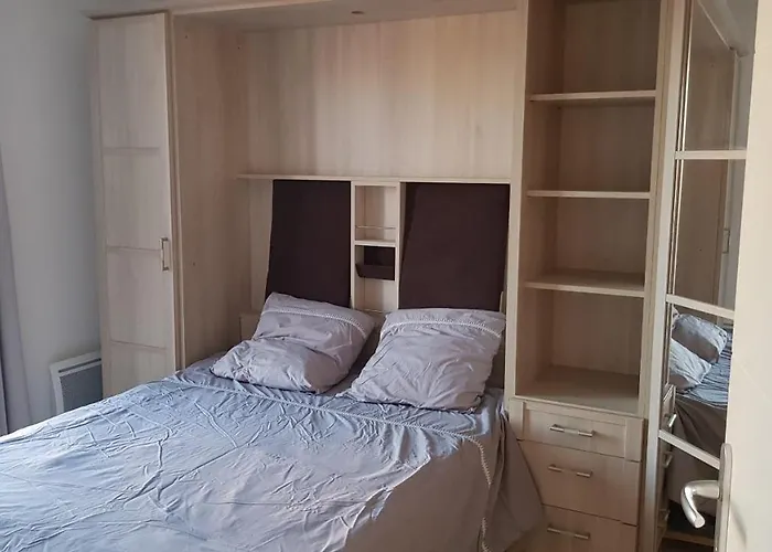 דירה T3 Ideally Placed 80m² Of Terraces *