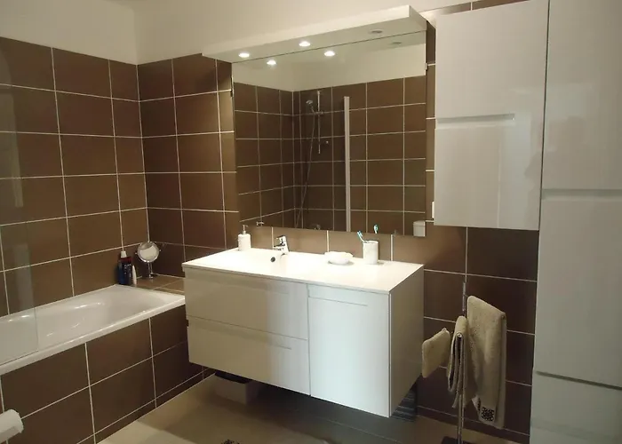 T3 Ideally Placed 80m² Of Terraces דירה