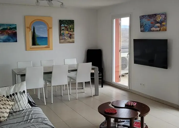 T3 Ideally Placed 80m² Of Terraces * Le Lavandou