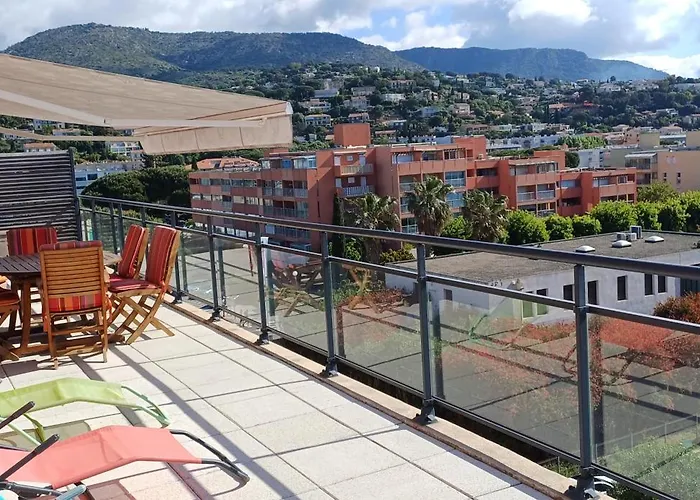 Apartmán T3 Ideally Placed 80m² Of Terraces Le Lavandou